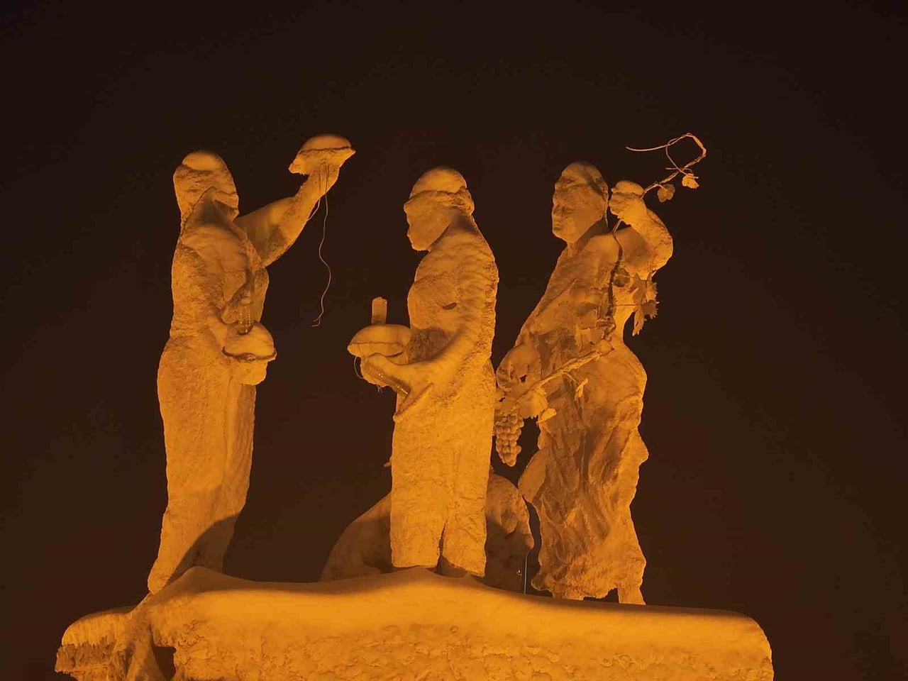 ELAZIĞ’DA ÇAYDA ÇIRA KAVŞAĞI KARLA BİRLİKTE GÖRSEL ŞÖLENE DÖNÜŞTÜ