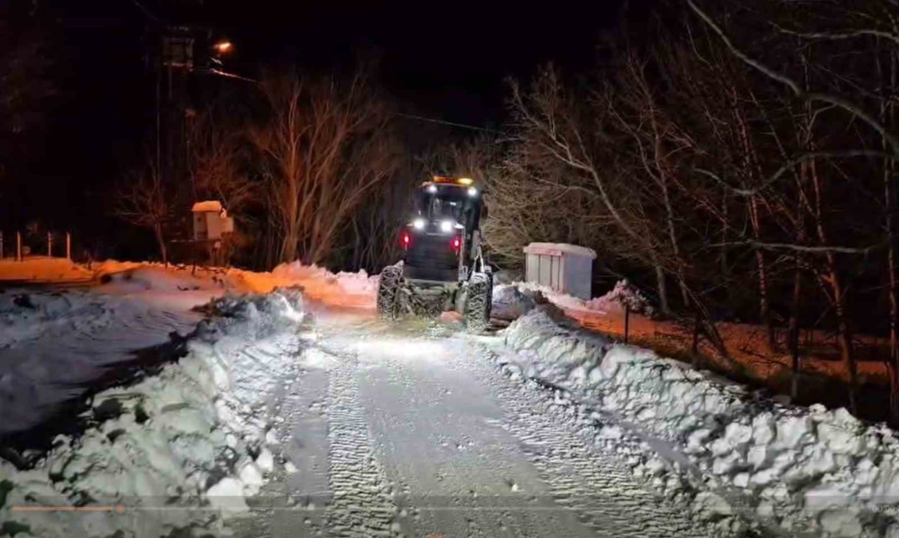 ELAZIĞ’DA KARLA MÜCADELE KAPSAMINDA GÜN İÇERİSİNDE 276 KÖY YOLU ULAŞIMA AÇILIRKEN, ÇALIŞMALAR 90...