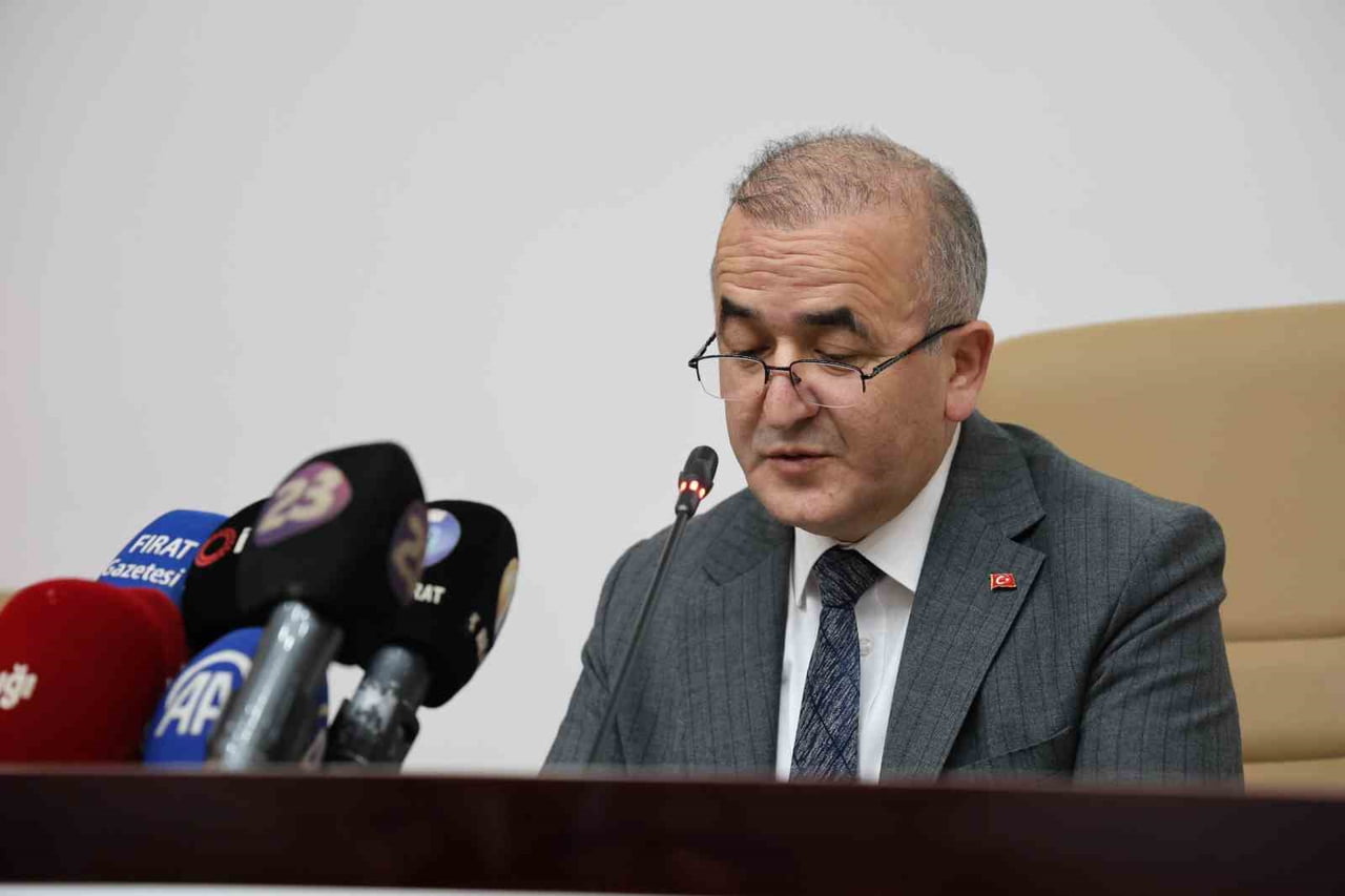 ELAZIĞ VALİSİ NUMAN HATİPOĞLU, 2025 YILINDA KENT GENELİNDE BİN 156 KAMU YATIRIM PROJESİNİN...