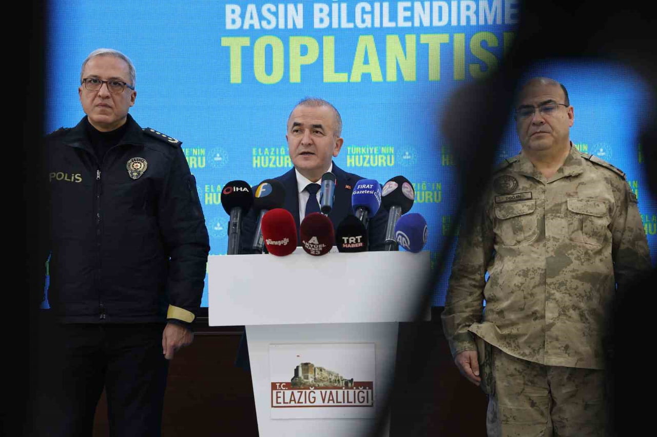 ELAZIĞ VALİSİ NUMAN HATİPOĞLU TARAFINDAN ASAYİŞ VE GÜVENLİK BASIN BİLGİLENDİRME TOPLANTISI...