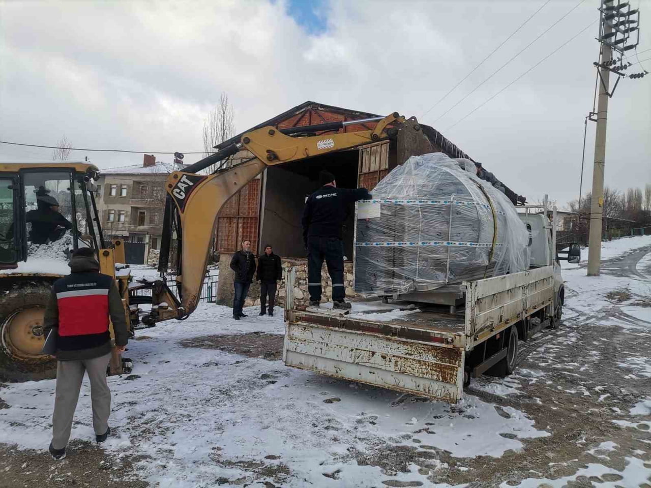 EMET’TE TARIMSAL KALKINMA KOOPERATİFİNE 3 BİN LİTRE KAPASİTELİ SÜT SOĞUTMA TANKI