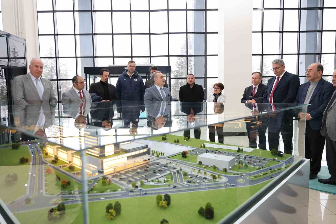 ERCİYES ÜNİVERSİTESİ (ERÜ) REKTÖRÜ PROF. DR. FATİH ALTUN, 2026 YATIRIM PROGRAMINA ALINARAK ERÜ TIP...