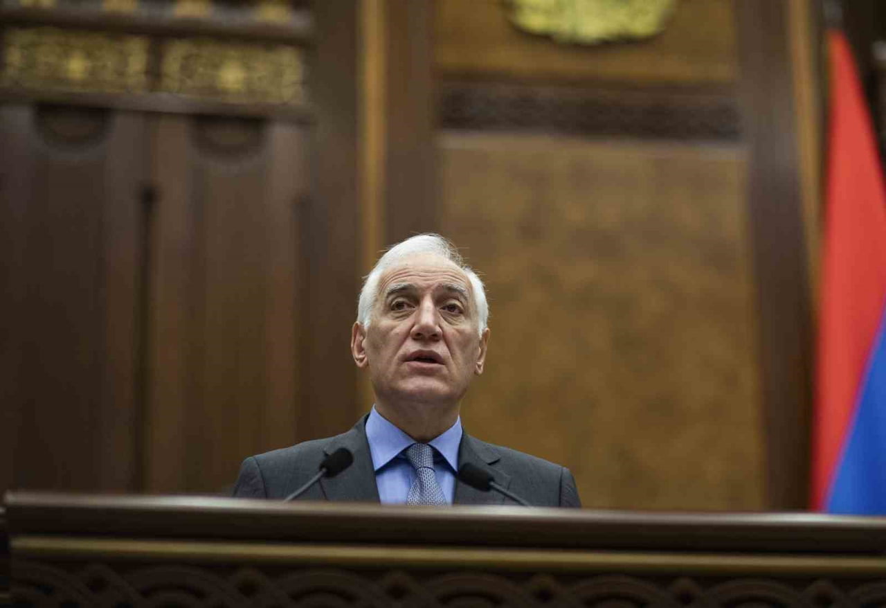 ERMENİSTAN CUMHURBAŞKANI VAHAGN KHACHATURYAN, DÜNYA EKONOMİK FORUMU’NDA (WEF) YAPTIĞI KONUŞMADA...