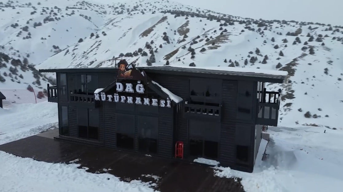 ERZİNCAN ERGAN DAĞI KIŞ SPORLARI VE DOĞA TURİZM MERKEZİ’NDE HİZMET VEREN “DAĞ KÜTÜPHANESİ”, KAYAK...