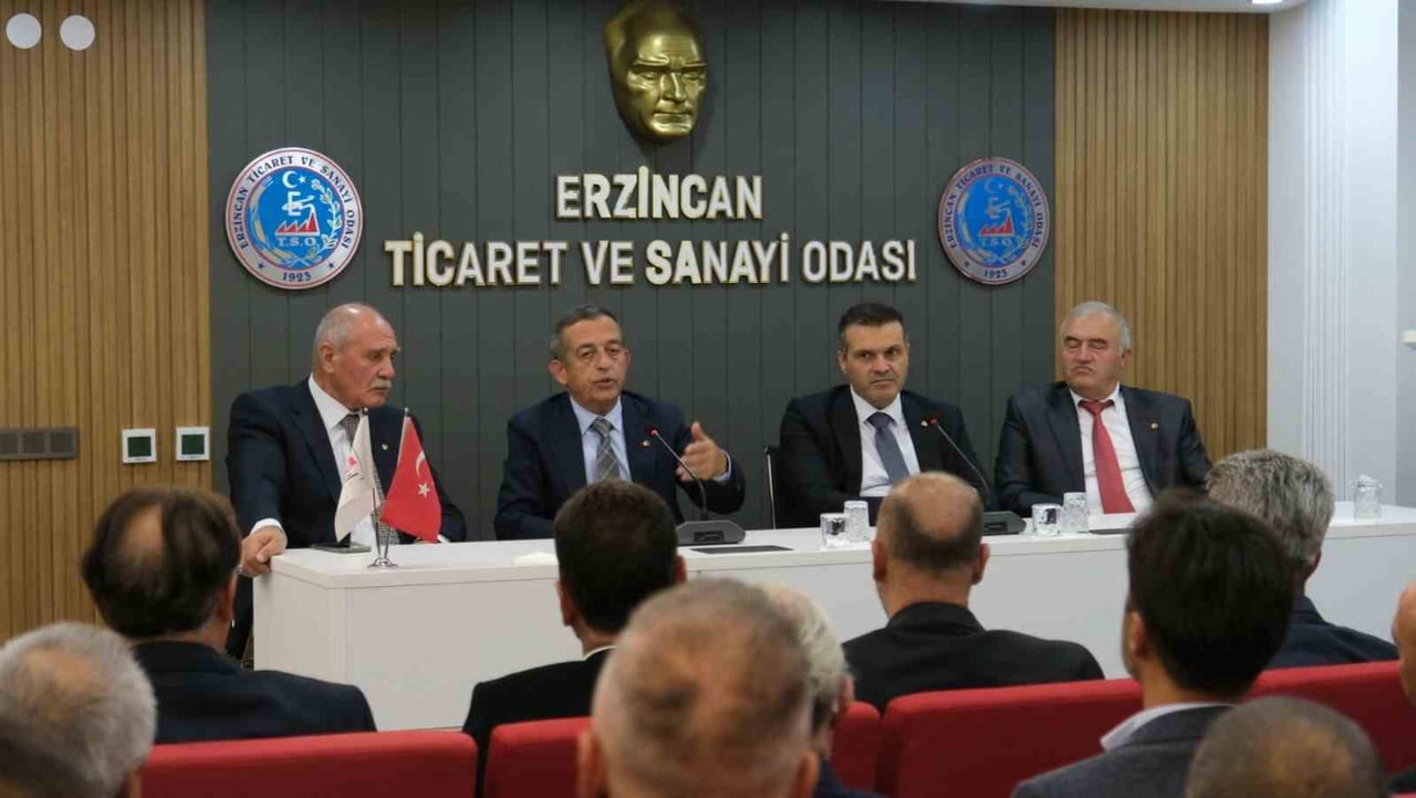 ERZİNCAN TİCARET VE SANAYİ ODASI BAŞKANI AHMET TANOĞLU, İŞ DÜNYASINDAN GELEN NÖBETÇİ NOTER...