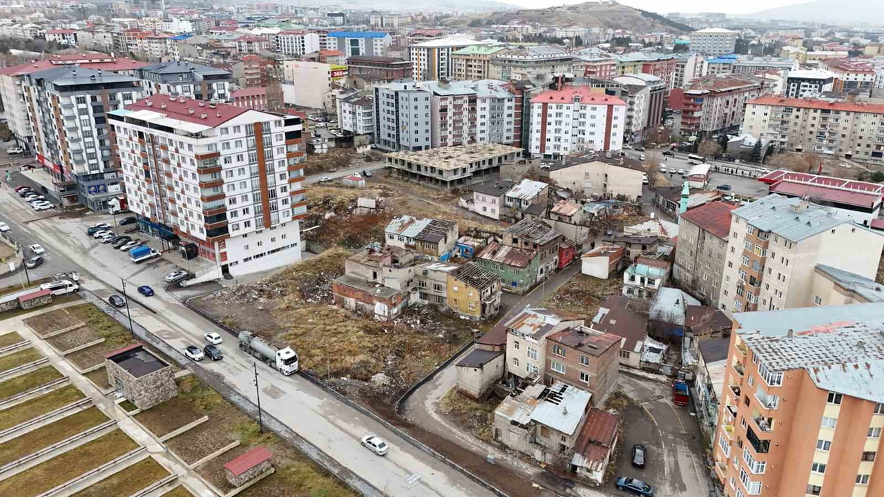 ERZURUM BÜYÜKŞEHİR BELEDİYESİ KENTSEL DÖNÜŞÜMDE DE TÜRKİYE’YE ROL MODELİ OLDU.