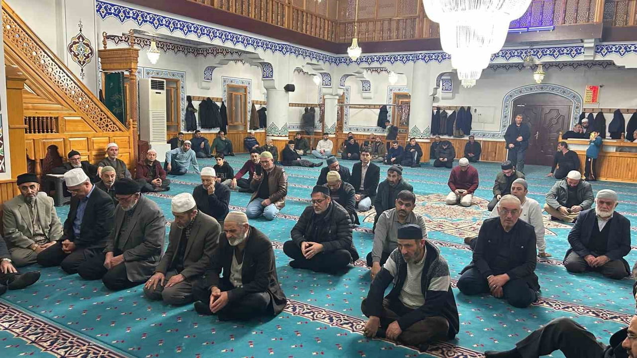 ERZURUM’DA 1001 HATİM PROGRAMLARININ İKİNCİSİ AZİZİYE İLÇE MÜFTÜLÜĞÜNE BAĞLI DADAŞKENT MERKEZ...