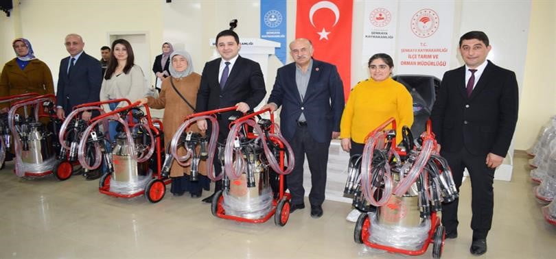 ERZURUM İL TARIM VE ORMAN MÜDÜRLÜĞÜ, HAYVANCILIK SEKTÖRÜNÜN GELİŞİMİ İÇİN YAPTIĞI DESTEKLERE DEVAM...