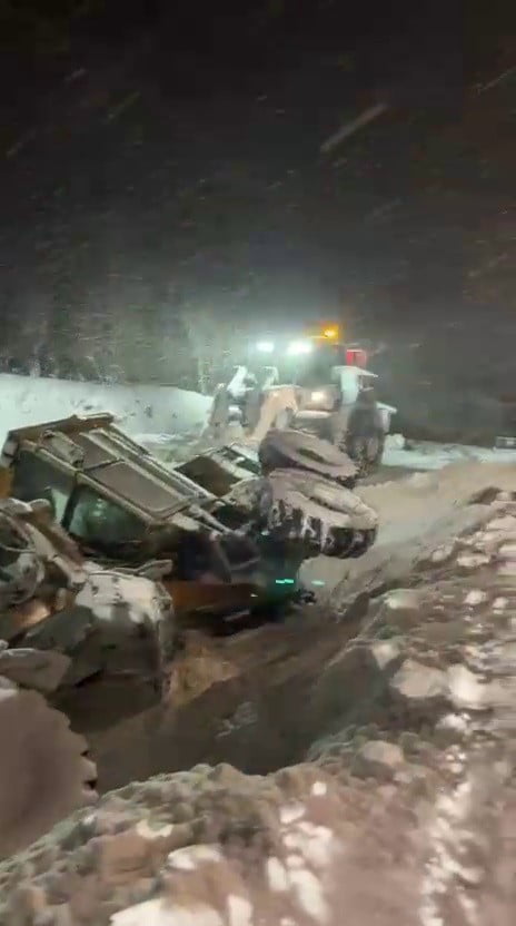 ERZURUM KARAYAZI’DA KARAYOLU TEMİZLEME ÇALIŞMALARI SIRASINDA KAZA MEYDANA GELDİ.