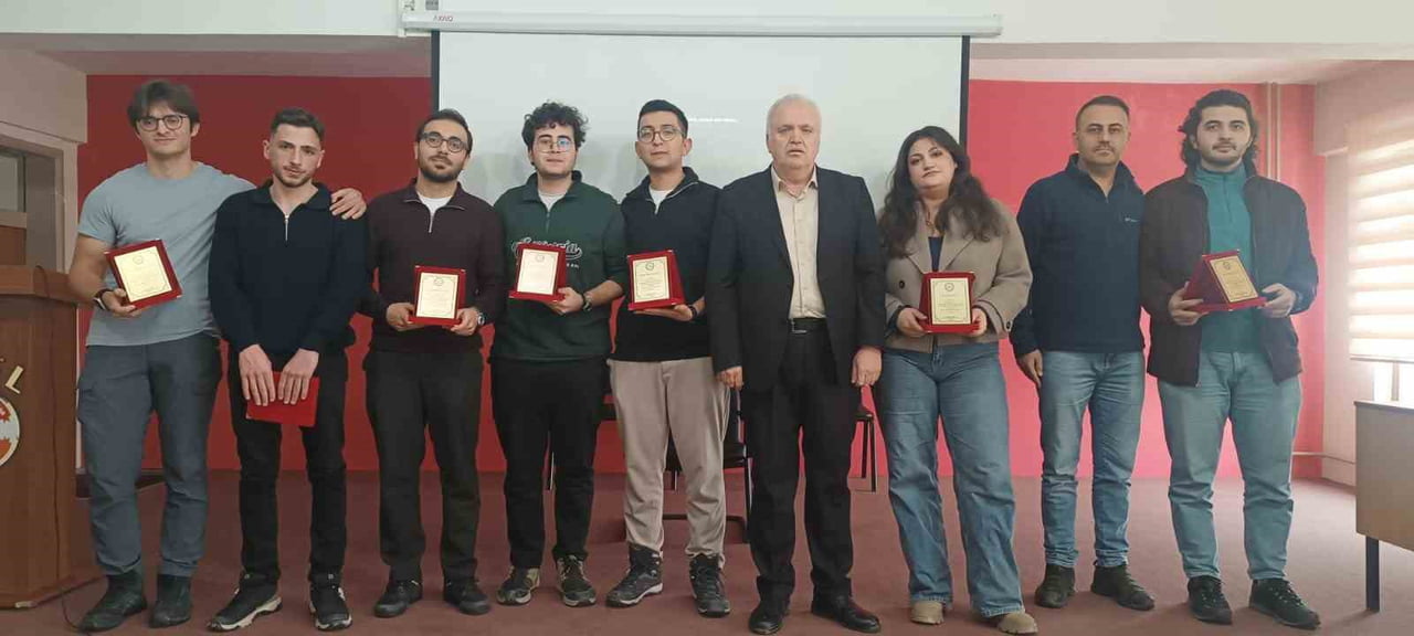ERZURUM PROF. DR. NECMETTİN ERBAKAN FEN LİSESİ, GELENEKSEL 3. PİLAV GÜNÜ ETKİNLİĞİNDE MEZUNLARINI...