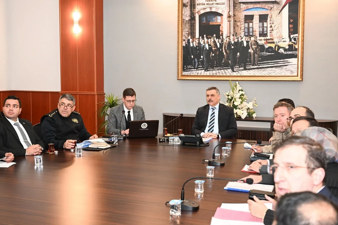 ERZURUM VALİSİ MUSTAFA ÇİFTÇİ, PALANDÖKEN KAYMAKAMLIĞINI ZİYARET EDEREK KAYMAKAM YUNUS...