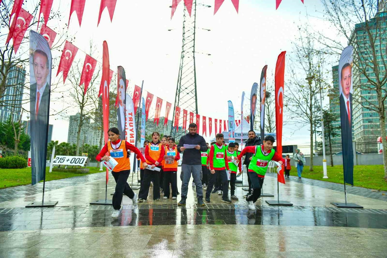 ESENYURT BELEDİYESİ TARAFINDAN VADİ ESENYURT PARKI’NDA DÜZENLENEN ORYANTİRİNG TURNUVASI...