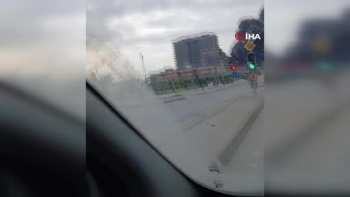 Esenyurt’ta bulunan bir zincir market deposunda yangın çıktı