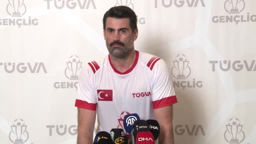 Eski milli futbolcu ve teknik direktör Volkan Demirel, GençLig projesiyle ilgili böyle...
