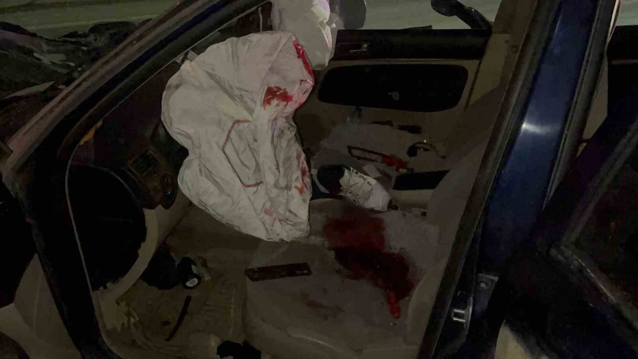 ESKİŞEHİR’DE EHLİYETSİZ SÜRÜCÜNÜN KULLANDIĞI OTOMOBİL, KONTROLDEN ÇIKARAK ORTA REFÜJE ÇARPTIKTAN...