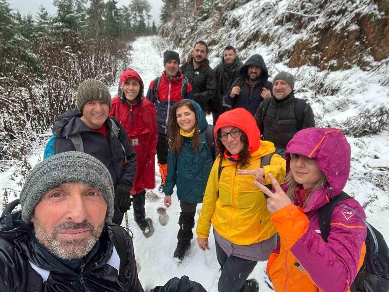 ESKİŞEHİR DOĞA AKTİVİTELERİ (ESDAG) ÜYELERİ, BOZÜYÜK MEZİTLER BÖLGESİNDEKİ ZORLU ORMAN PARKURUNU...