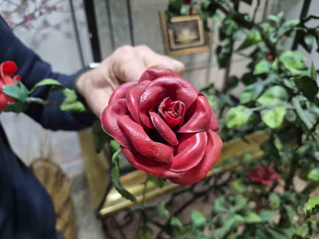 ESKİŞEHİR OLGUNLAŞMA ENSTİTÜSÜNDE GERİ DÖNÜŞÜMÜN ÖNEMİNE DİKKAT ÇEKMEK AMACIYLA ATIK ŞİŞELERDEN...