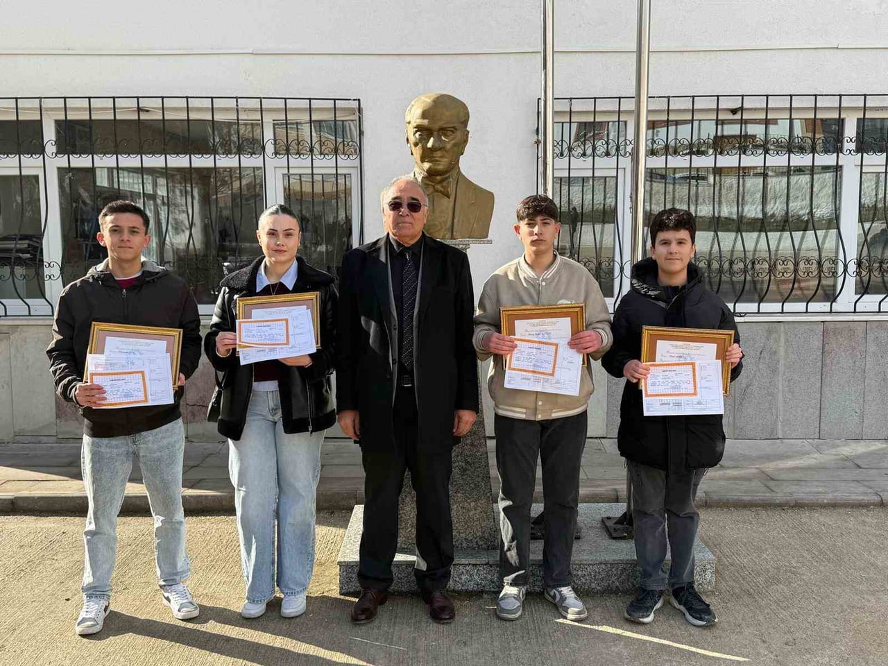 ESKİŞEHİR YUNUS EMRE MESLEKİ VE TEKNİK ANADOLU LİSESİ’NDE 2025-2026 EĞİTİM-ÖĞRETİM YILI BİRİNCİ...