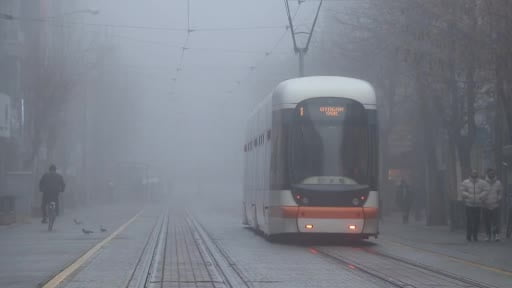 Eskişehirliler pazar sabahına sisle uyandı
