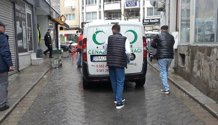 EVİNDE YALNIZ YAŞAYAN 91 YAŞINDAKİ YAŞLI KADIN, KENDİSİNDEN UZUN SÜRE HABER ALAMAYAN YAKINLARI...