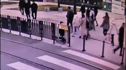 Fatih’te hırsızlık yapan 2 şüpheli suçüstü yakalandı