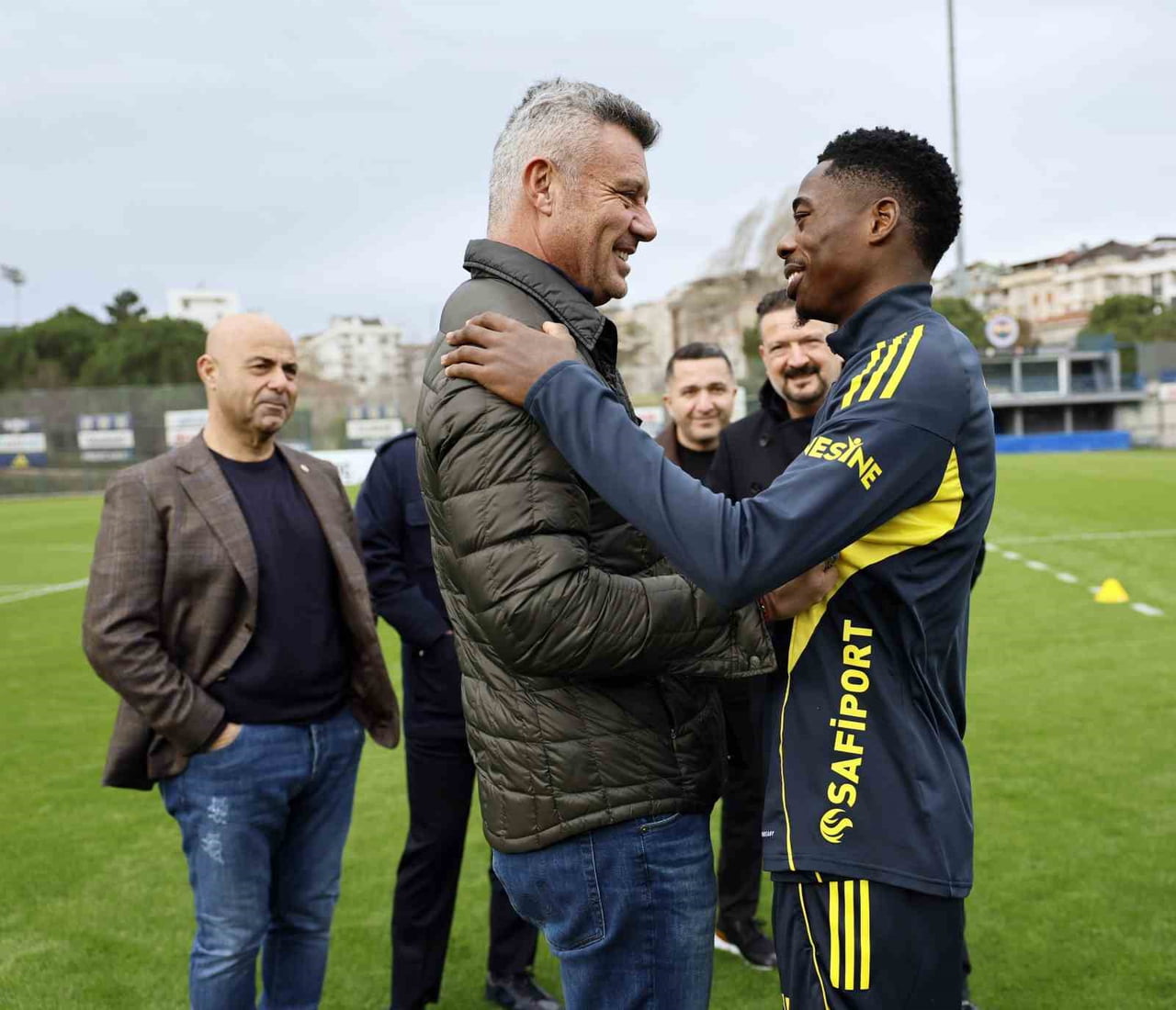 FENERBAHÇE BAŞKANI SADETTİN SARAN İLE YÖNETİM KURULU ÜYELERİ ANTRENMANI TAKİP ETTİ.