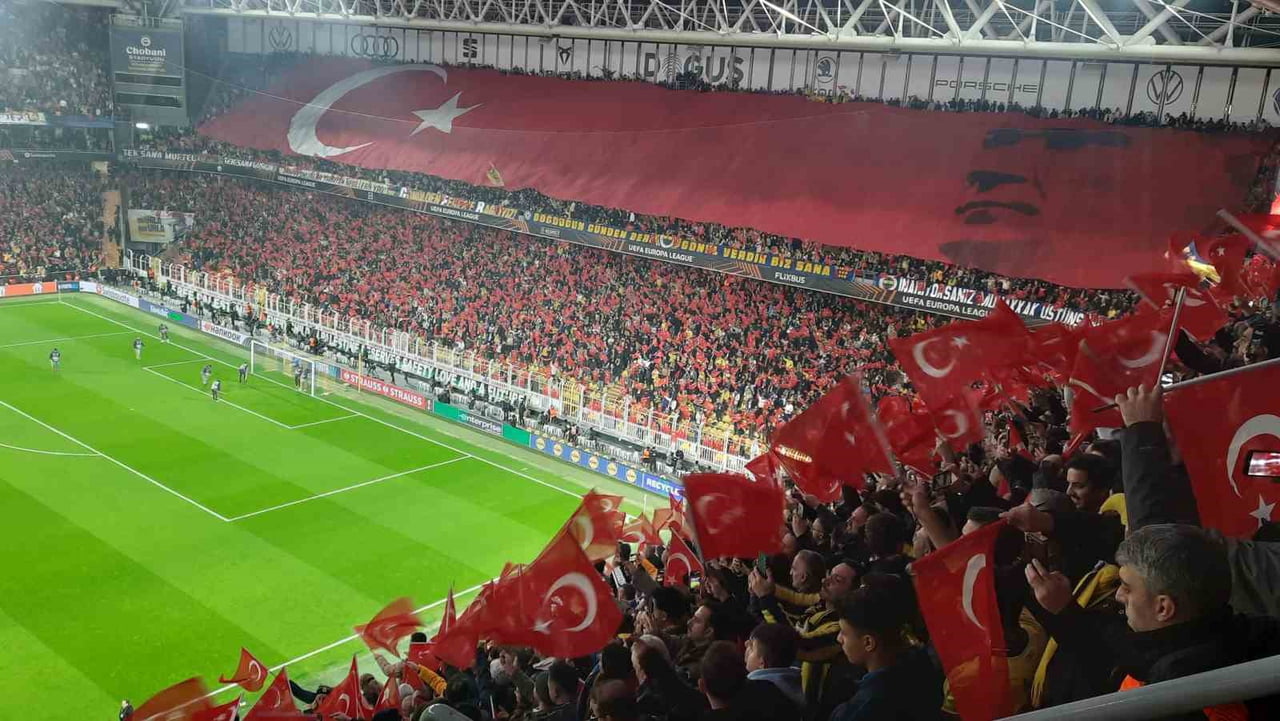 FENERBAHÇE TEKNİK DİREKTÖRÜ DOMENİCO TEDESCO, SON OYNADIKLARI ALANYASPOR MAÇI 11'İNE GÖRE UEFA...