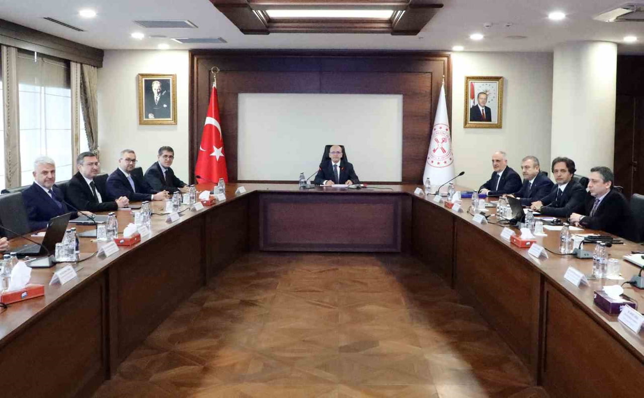 FİNANSAL PİYASALARDAKİ GÜNCEL GELİŞMELERİN ELE ALINDIĞI FİNANSAL İSTİKRAR KOMİTESİ, HAZİNE VE...