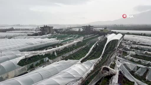 Finike'yi yıkıp geçen hortumun verdiği hasar gündüz ortaya çıktı