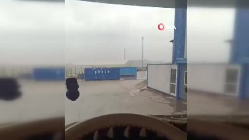 Fırtına Ambarlı Limanı'nda konteyneri böyle savurdu