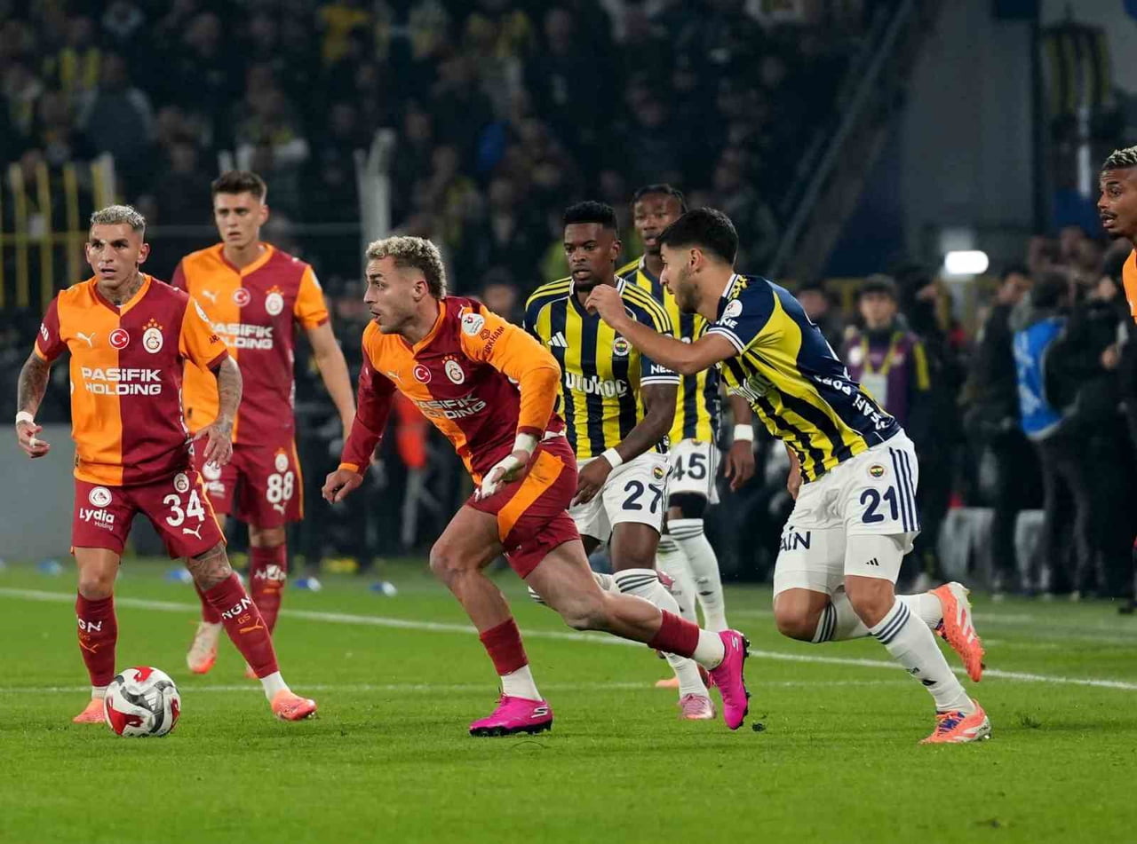 GALATASARAY İLE FENERBAHÇE ARASINDA OYNANAN SON 10 DERBİDE SARI-KIRMIZILILAR 5, SARI-LACİVERTLİLER...