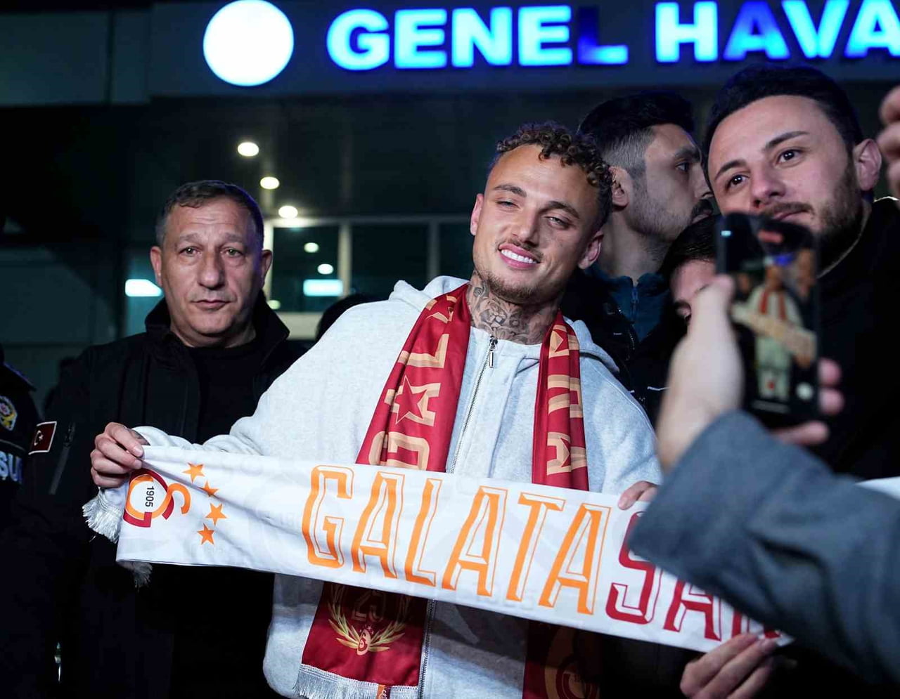 GALATASARAY’IN, İTALYAN EKİBİ NAPOLİ'DEN TRANSFERİ KONUSUNDA ANLAŞMA SAĞLADIĞI HOLLANDALI FUTBOLCU...
