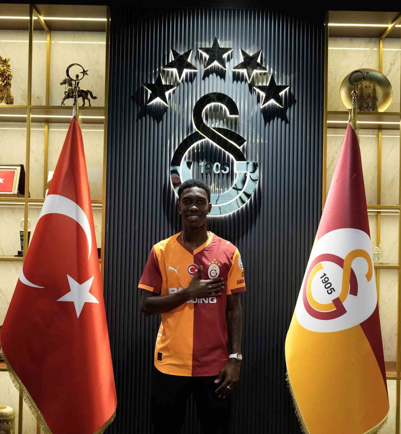 GALATASARAY, İSPANYOL EKİBİ GİRONA'DA FORMA GİYEN KOLOMBİYALI FUTBOLCU YASER ASPRİLLA'YI SEZON...