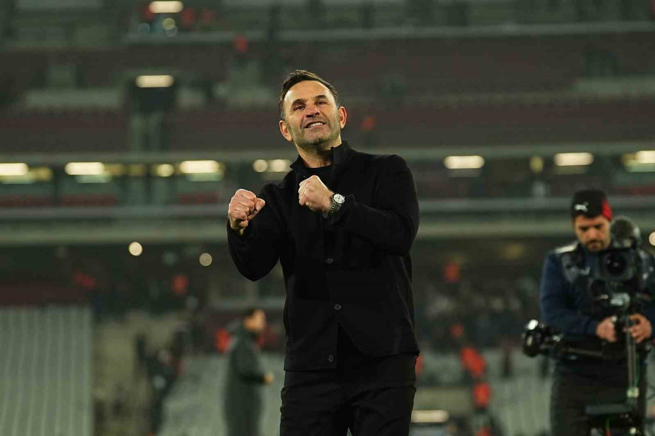 GALATASARAY TEKNİK DİREKTÖRÜ OKAN BURUK, FATİH KARAGÜMRÜK MAÇININ ARDINDAN SARI-KIRMIZILI...