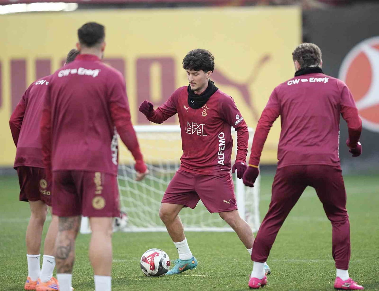 GALATASARAY, TRENDYOL SÜPER LİG’İN 18. HAFTASINDA GAZİANTEP FK İLE YAPACAĞI MAÇIN HAZIRLIKLARINA...