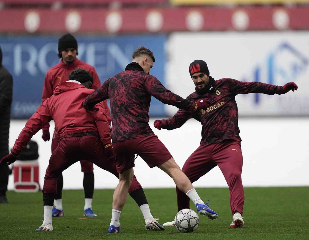 GALATASARAY, UEFA ŞAMPİYONLAR LİGİ’NDE ATLETİCO MADRİD İLE YAPACAĞI MAÇIN HAZIRLIKLARINI BUGÜN...