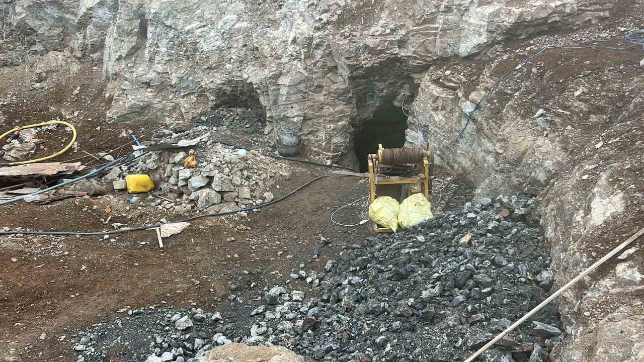 GAZİANTEP'TE KAÇAK MADEN OCAĞI AÇARAK KROM MADENİ ÇIKARDIĞI BELİRLENEN 2 ŞAHIS, JANDARMA...