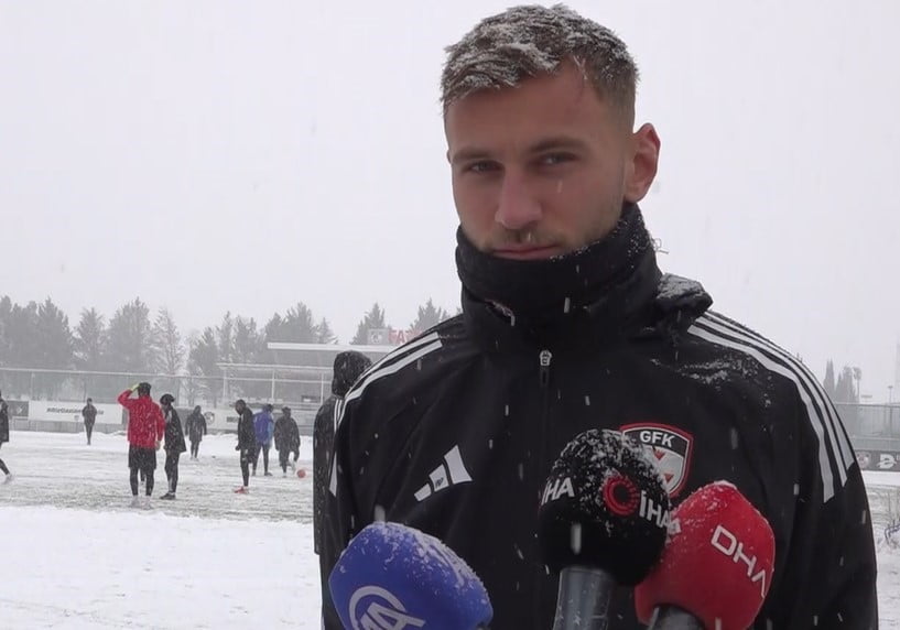 GAZİANTEP FUTBOL KULÜBÜ, KONYASPOR MAÇI HAZIRLIKLARINI KAR YAĞIŞI ALTINDA SÜRDÜRÜRKEN TAKIMIN YENİ...