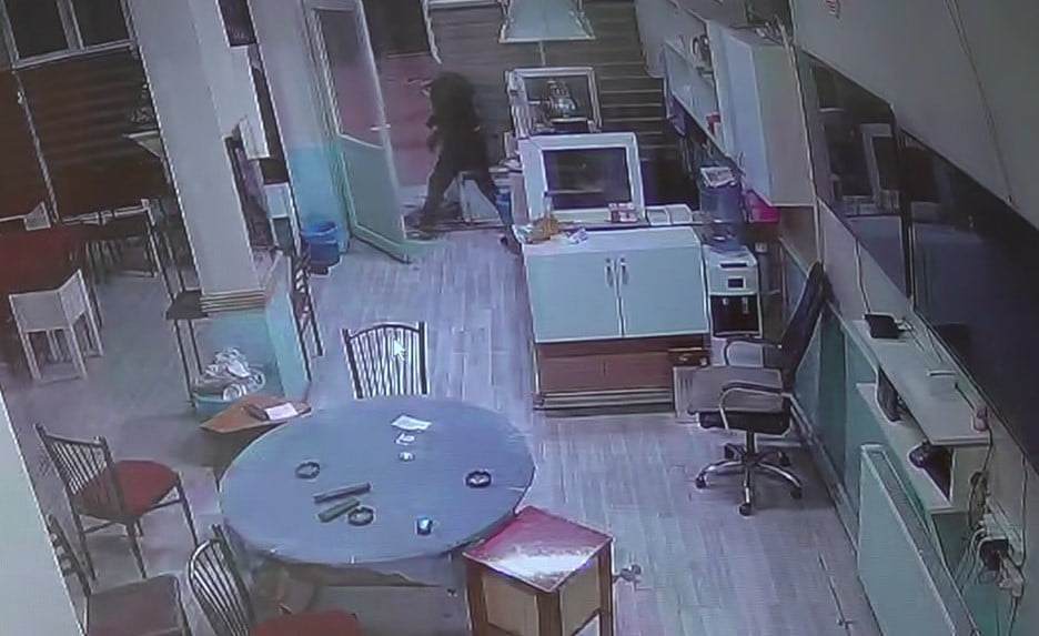 GAZİANTEP’TE 2 MİLYON TL’LİK GASP: O ANLAR SANİYE SANİYE KAMERADA. YAŞLI ADAMI ADIM ADIM TAKİP...