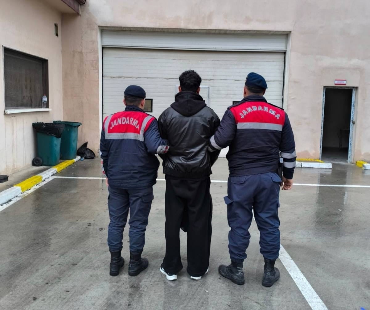 GAZİANTEP’TE JANDARMA EKİPLERİ TARAFINDAN 12 YIL KESİNLEŞMİŞ HAPİS CEZASIYLA ARANAN 2 ŞAHIS...