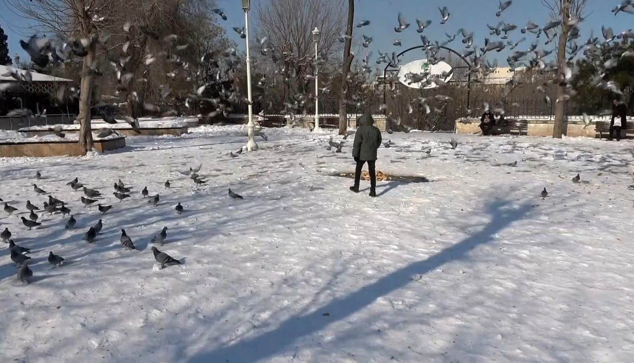 GAZİANTEP’TE VATANDAŞLAR KARIN VE GÜNEŞİN TADINI ÇIKARDI