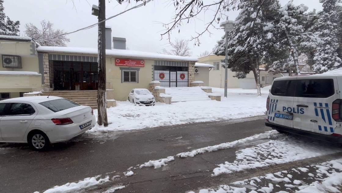 GAZİANTEP’TE YAKITI BİTEN ARACI İTENLERE ATV ARACININ ÇARPMASI SONUCU BİR KİŞİ HAYATINI KAYBETTİ...