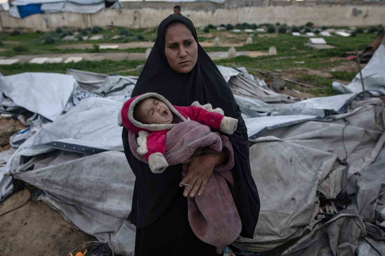 GAZZE ŞERİDİ'NDE ETKİLİ OLAN AŞIRI SOĞUKLAR NEDENİYLE SON 24 SAATTE 1 YAŞINDAKİ BİR ÇOCUK YAŞAMINI...