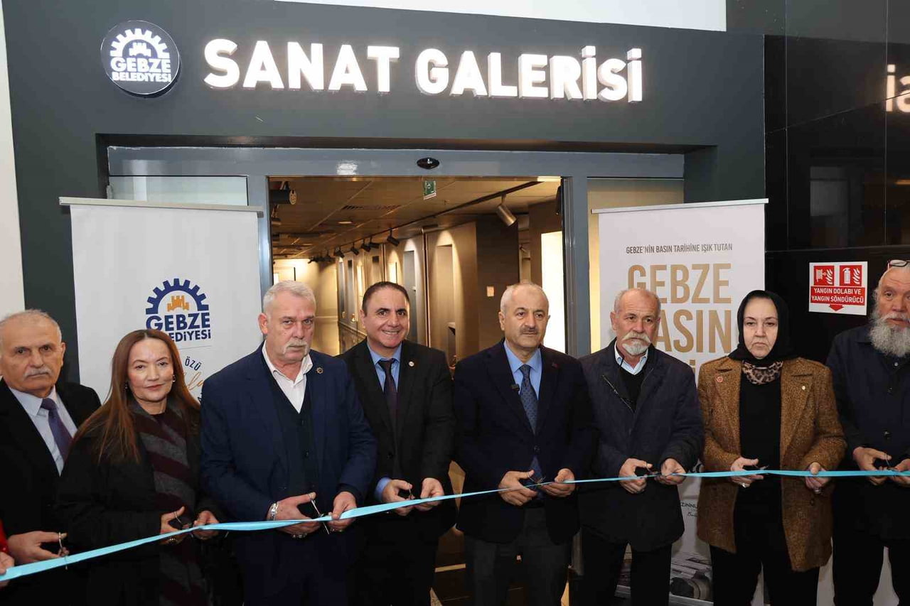 GEBZE’DE AÇILAN BASIN TARİHİ SERGİSİ, KENTTE YILLAR BOYUNCA YAYINLANAN GAZETELER, FOTOĞRAFLAR VE...