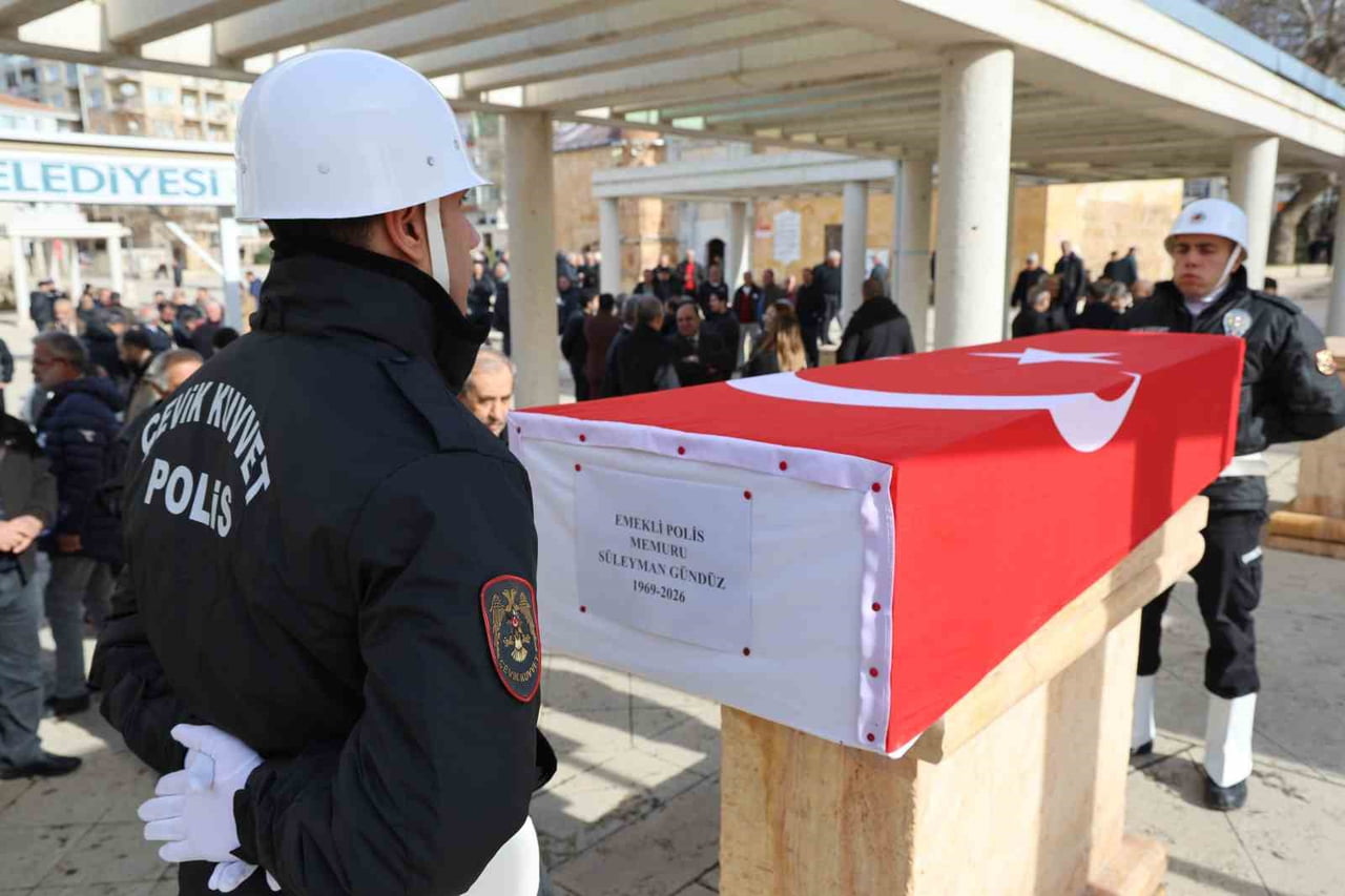 GEÇİRDİĞİ KALP KRİZİ SONUCU HAYATINI KAYBEDEN EMEKLİ POLİS MEMURU SÜLEYMAN GÜNDÜZ, KIRŞEHİR’DE SON...