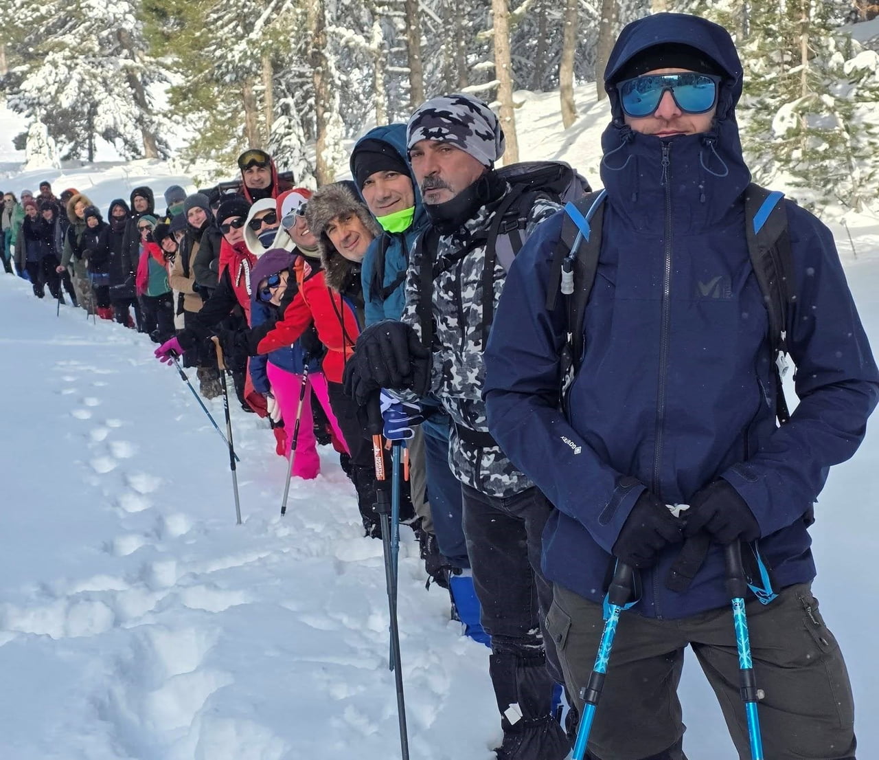 GEDİZ MURAT DAĞI TERMAL VE KAYAK MERKEZİNDE KAR YÜRÜYÜŞÜ