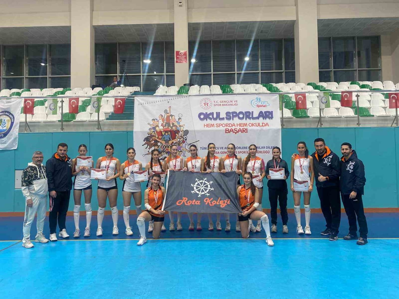 GENÇLİK VE SPOR BAKANLIĞI TARAFINDAN MANİSA’DA DÜZENLENEN OKUL SPORLARI VOLEYBOL GENÇLER (A) GRUP...