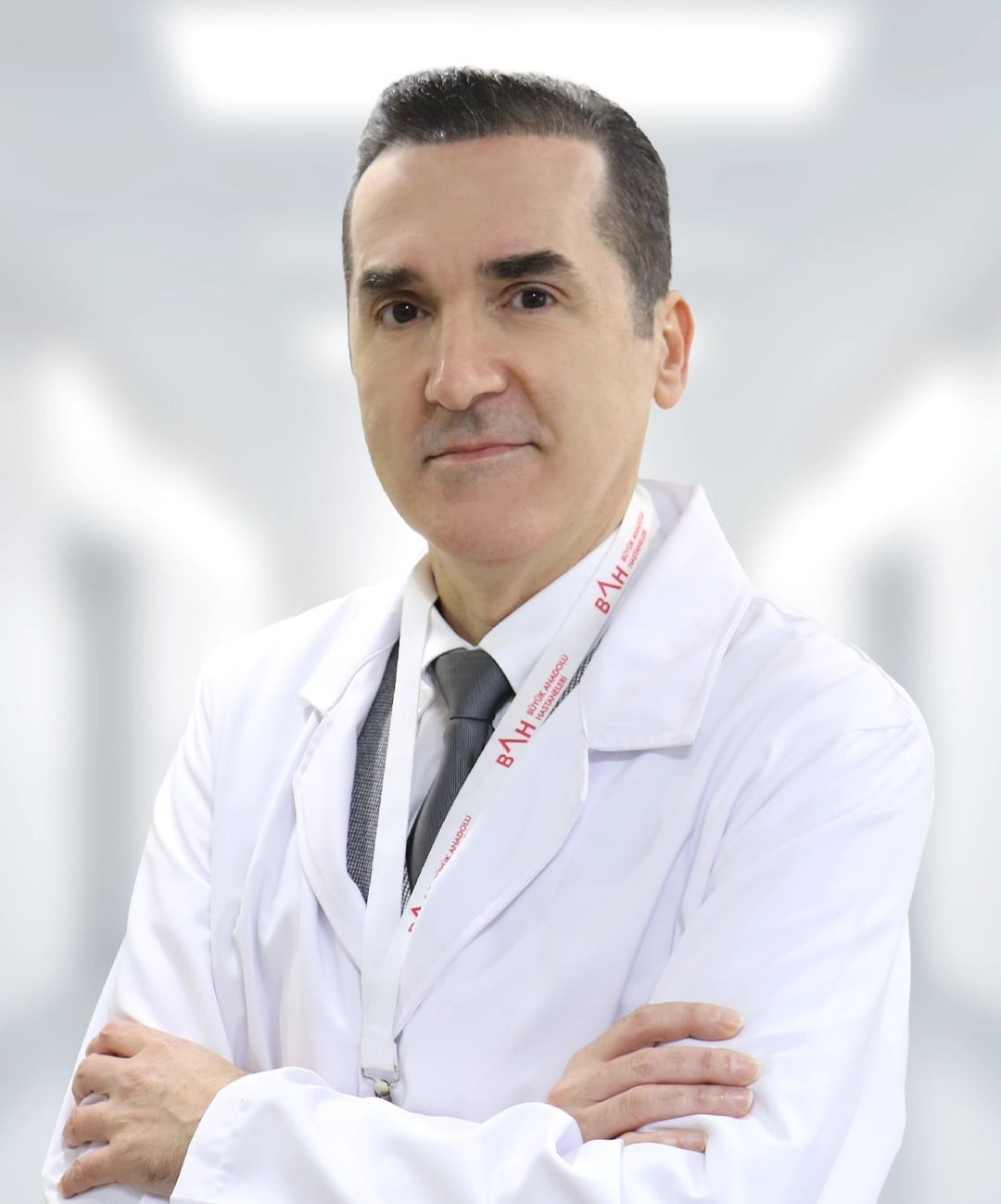 GENEL CERRAHİ UZMANI OPR. DR. LEVENT A. KAZAK, KASIK BÖLGESİNDE OLUŞAN ŞİŞLİK VE AĞRININ HAFİFE...