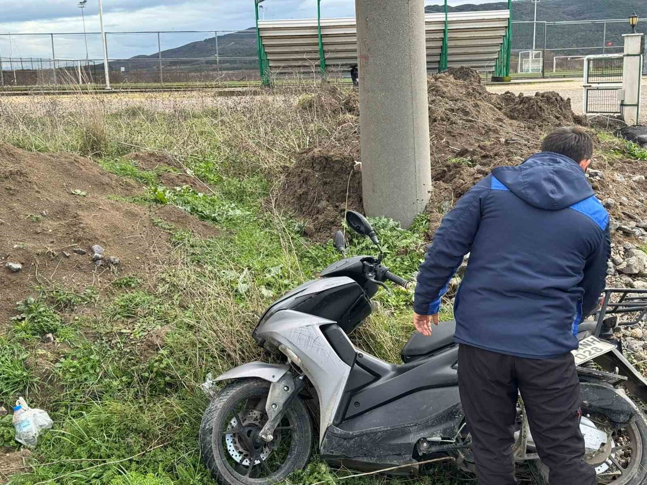 GÖNEN’DE KAMYONET İLE MOTOSİKLET ÇARPIŞTI: 1 YARALI