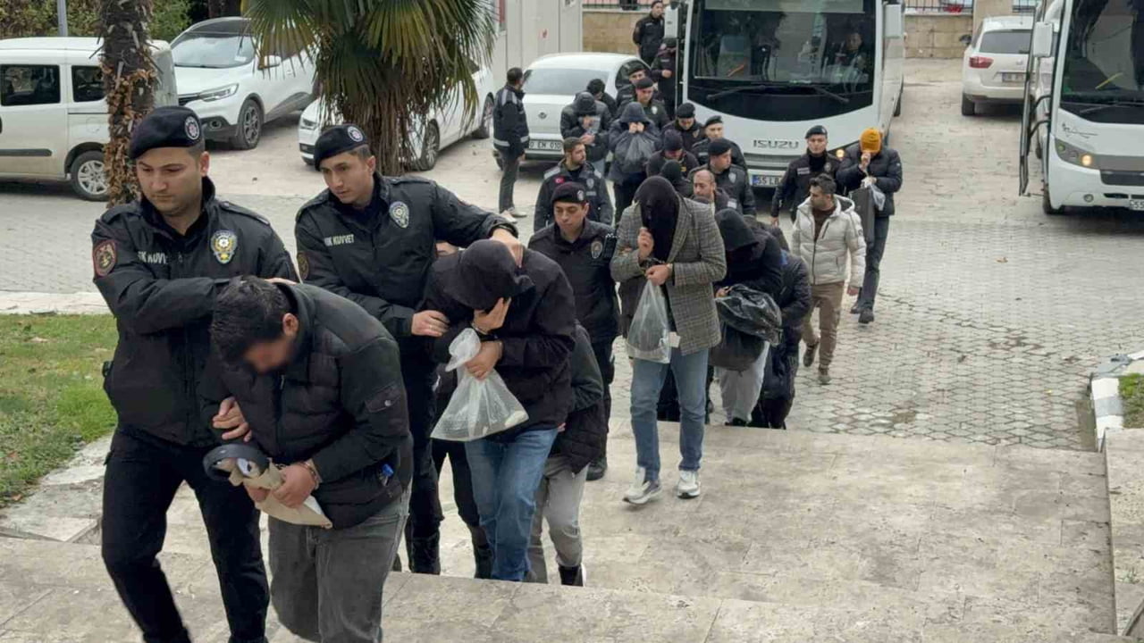 GÖZALTINA ALINAN 40 KİŞİDEN 20'Sİ ADLİYEYE SEVK EDİLDİ